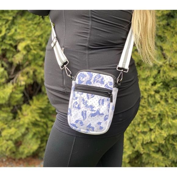 The GiGi Cellphone Crossbody -
Gray Leopard - Picture 2 of 2